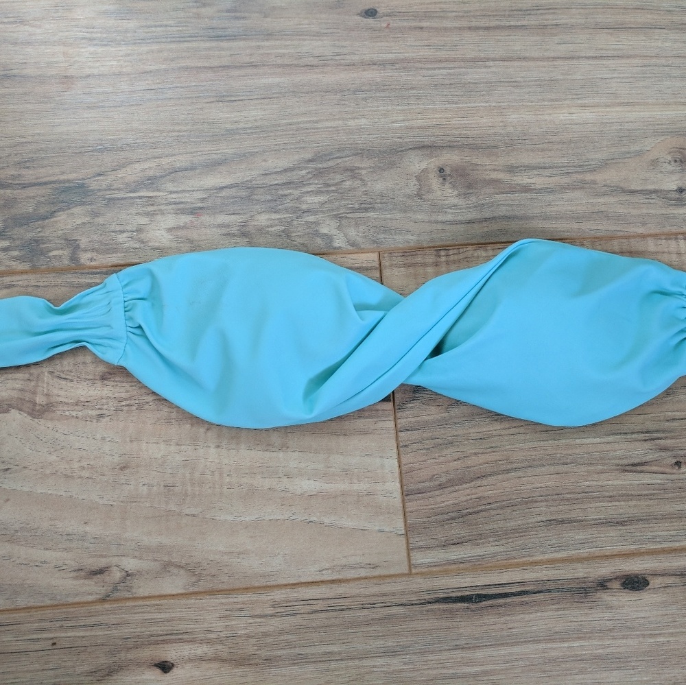 Padded crossed bikini top